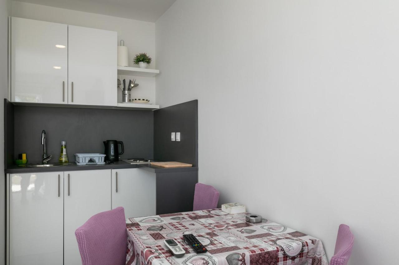 Apartments Karol & Mara Mlini Exteriör bild